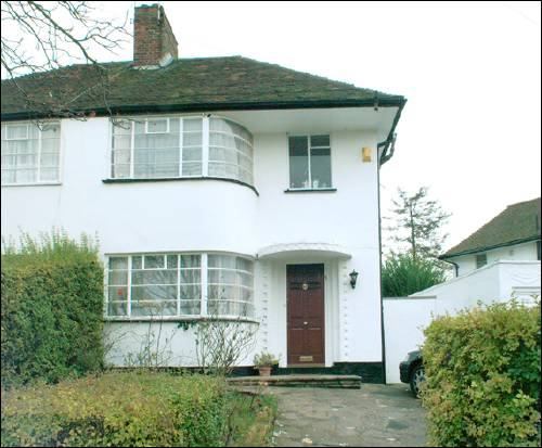 29 Howard Walk